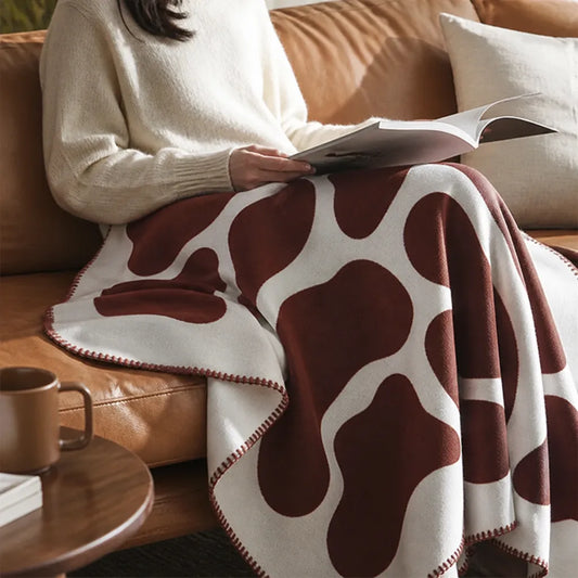 Lightweight Acrylic Abstract Pattern Throw Blanket (51 x 71 in)