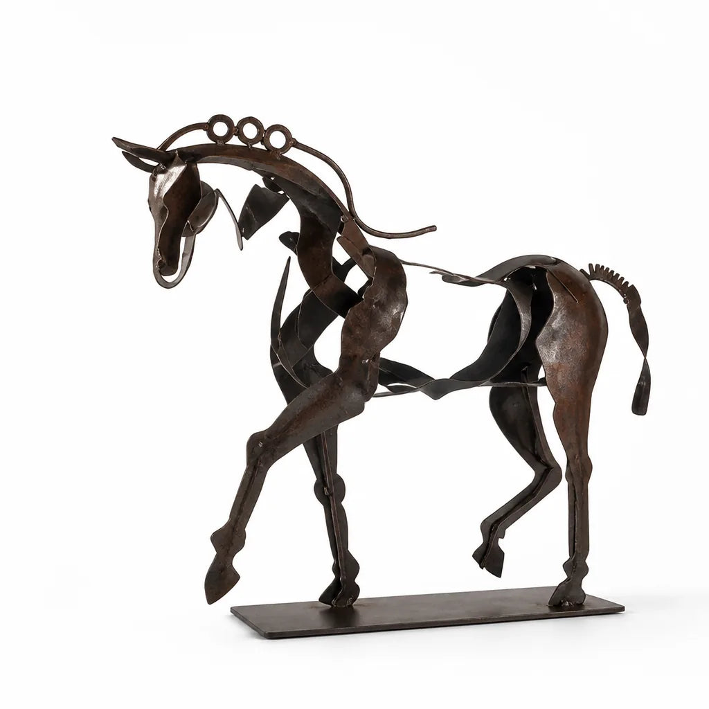 Handgemaakte metalen paardenfiguur in silhouetvorm